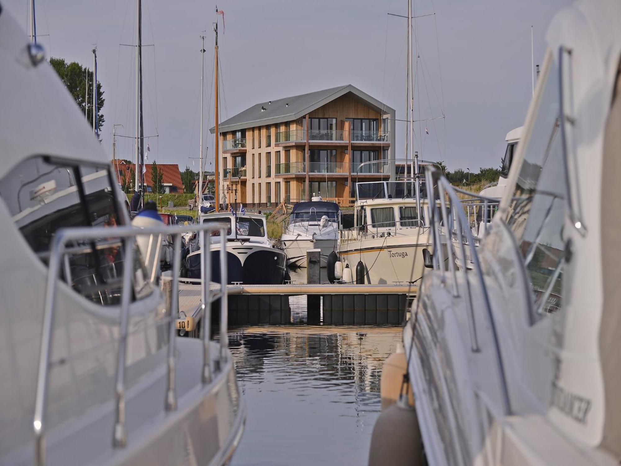 Waterlodge Blue Lagoon On A Jetty For 4 People Kamperland Exterior photo
