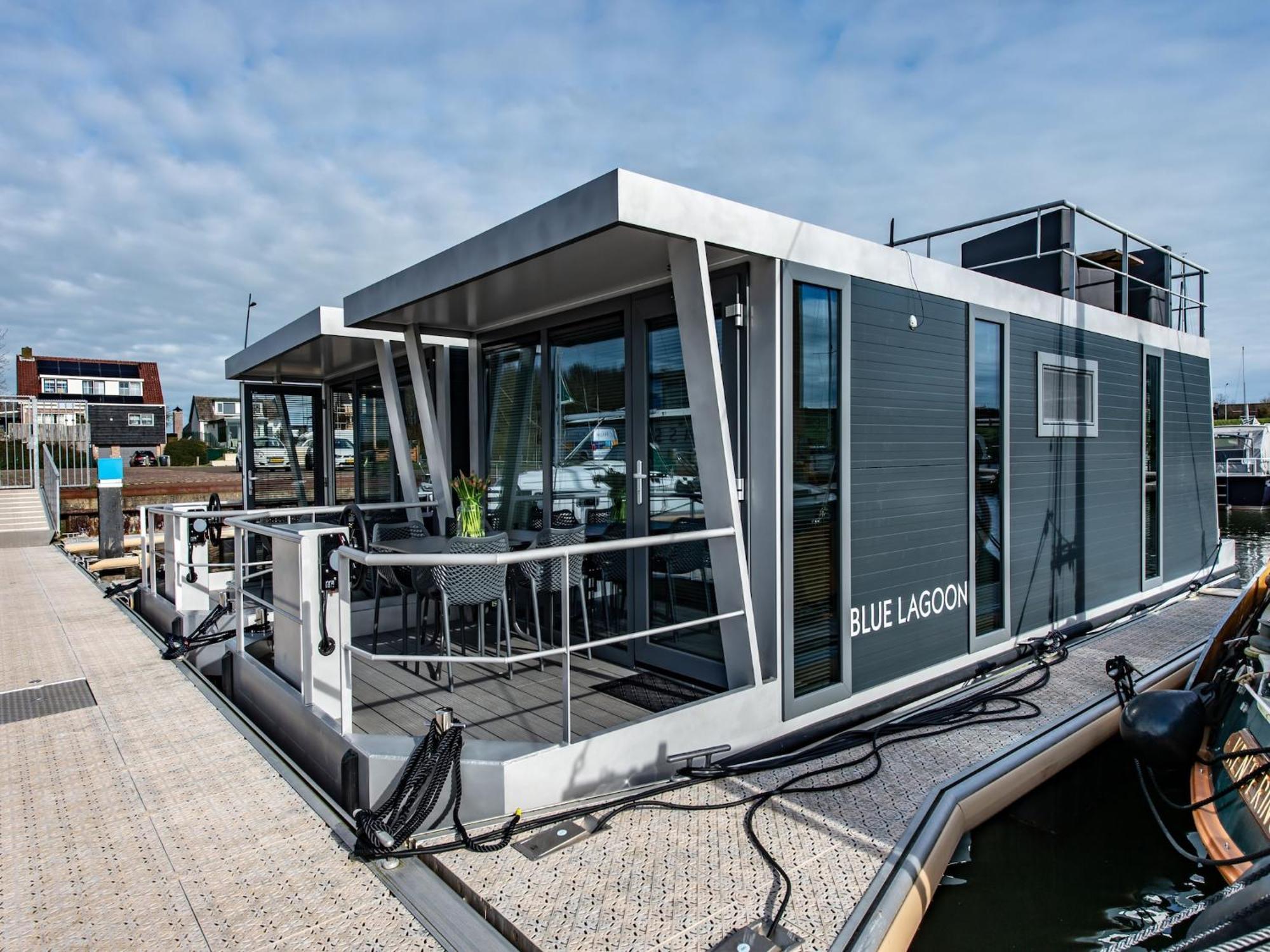 Waterlodge Blue Lagoon On A Jetty For 4 People Kamperland Exterior photo
